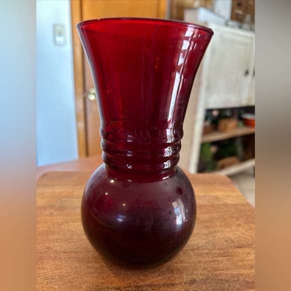Ruby Red 6.5 Depression Glass Vase Vintage - Picture 5 of 5
